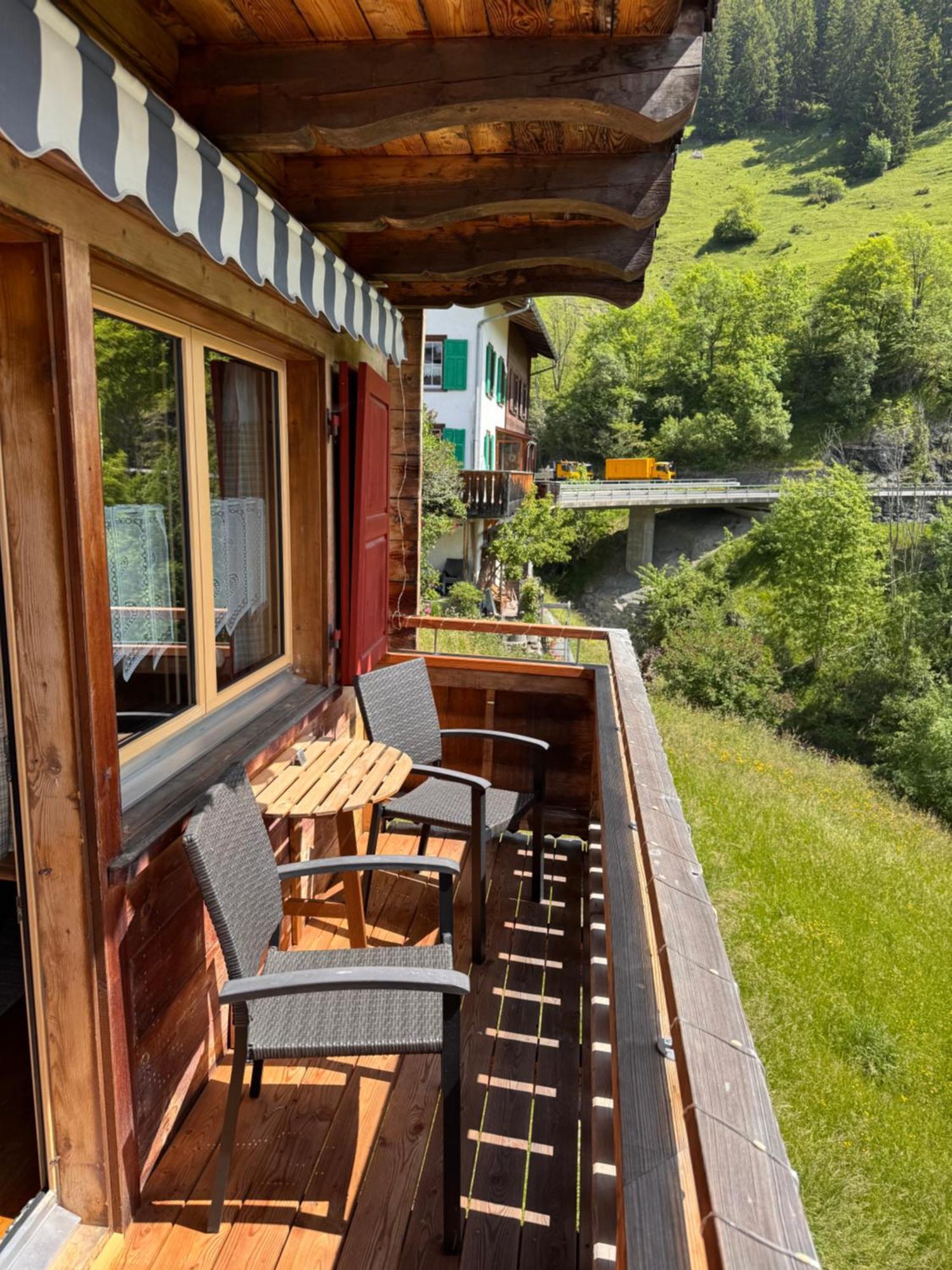 Bambi Auf 1400 M Nahe Arosa Appartement Peist